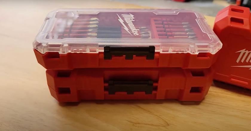 Milwaukee SHOCKWAVE Set di 100 pezzi per avvitatori a percussione