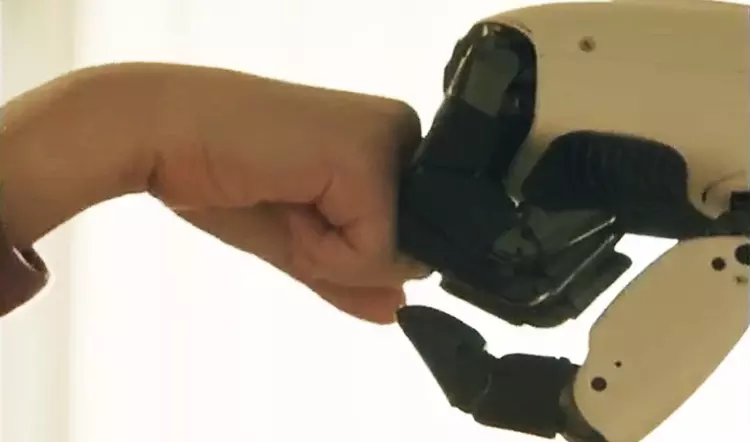 LG presenterà un robot assistente CLOiD ...