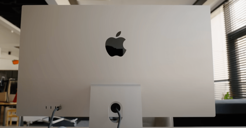 Apple Studio monitor 4k thunderbolt 4