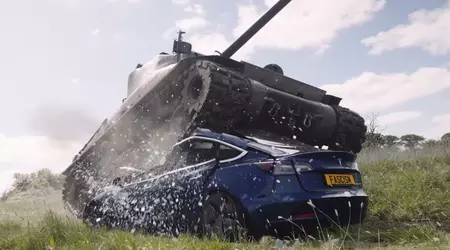 Video: il veterano della Seconda Guerra Mondiale schiaccia una Tesla Model 3 con un carro armato Sherman