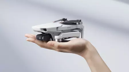 DJI Mini 2 SE - OcuSync 2.0, 31 minuti di volo, supporto video 2.7K e 249 g di peso a partire da 369 €.