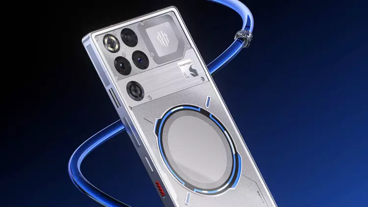 RedMagic 11 Pro: unboxing subacqueo