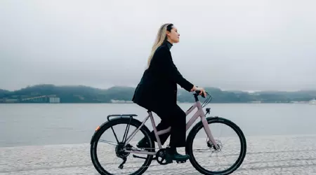Ampler ha presentato Nova e Nova Pro, le prime biciclette elettriche che si ricaricano tramite USB-C.