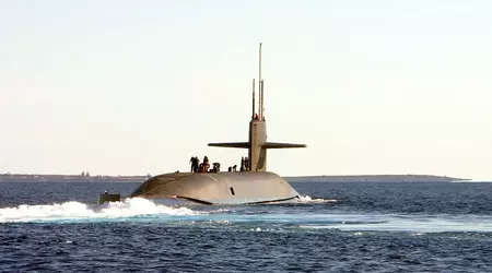 Gli Stati Uniti hanno schierato nel Golfo Persico il sottomarino a propulsione nucleare USS Florida, che può trasportare 154 missili da crociera Tomahawk con una gittata fino a 2.500 chilometri.