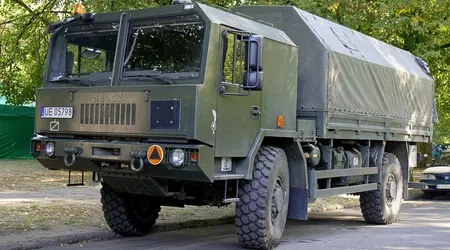 I polacchi sono rinsaviti quando hanno scoperto che il loro telaio Jelcz per il Patriot era stato realizzato con parti importate.