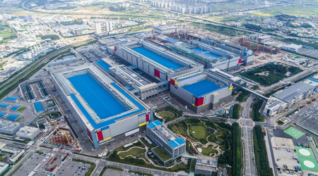 Samsung investirà 230 miliardi di dollari nella produzione di semiconduttori