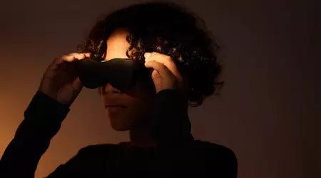 Sol Reader: un insolito lettore di e-book a forma di occhiali con display E Ink al posto dei bicchieri