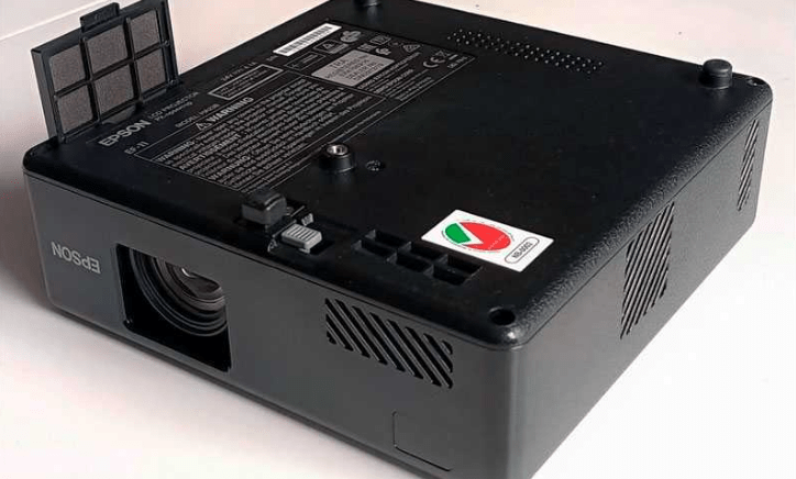 EF11 proiettore recensione e test