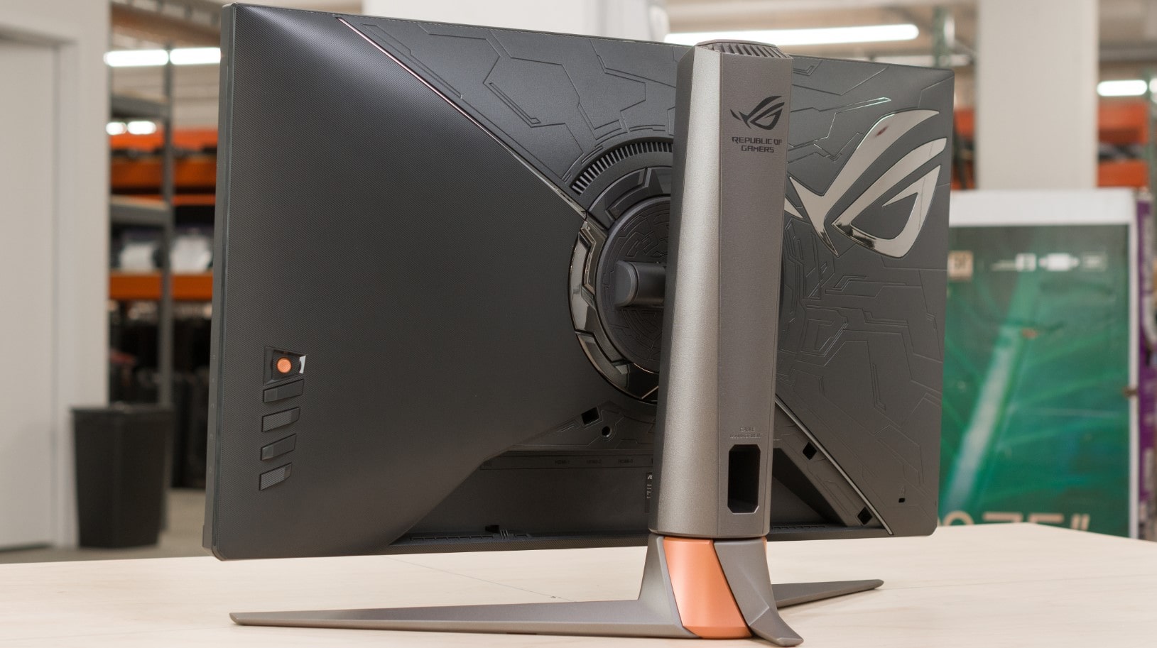 ASUS ROG Swift PG279QM schermo gaming competitivo