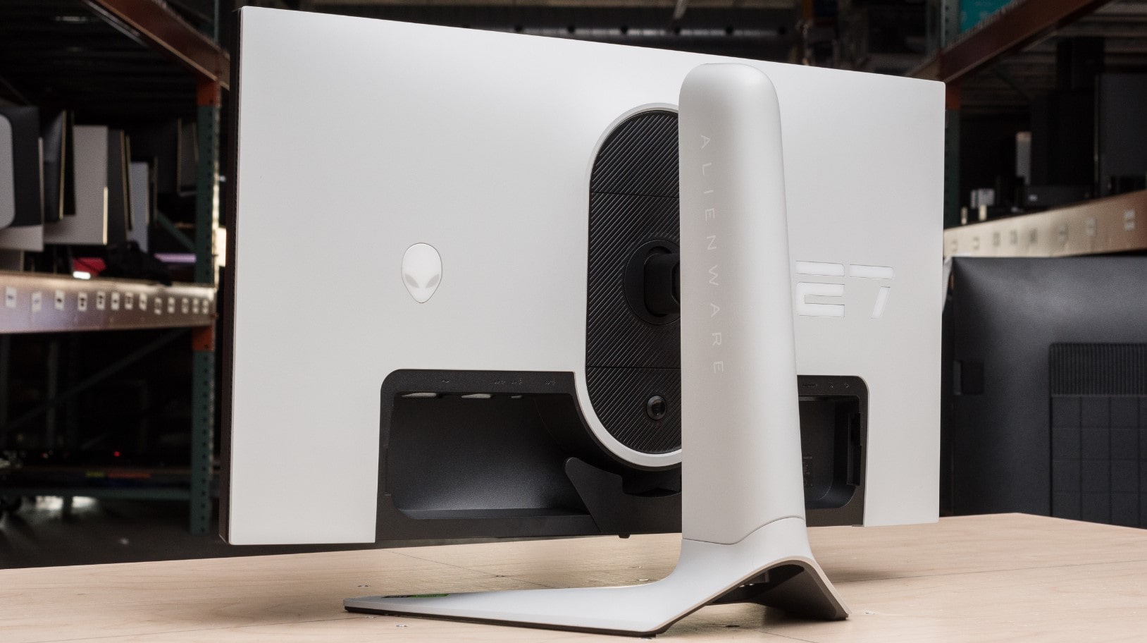 Alienware AW2723DF display gaming professionale