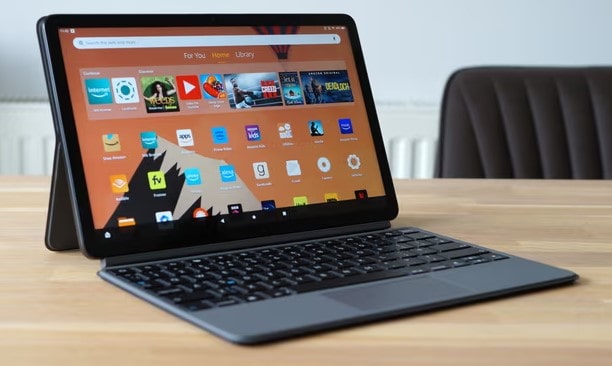 Amazon Fire Max 11 tablet per giornali