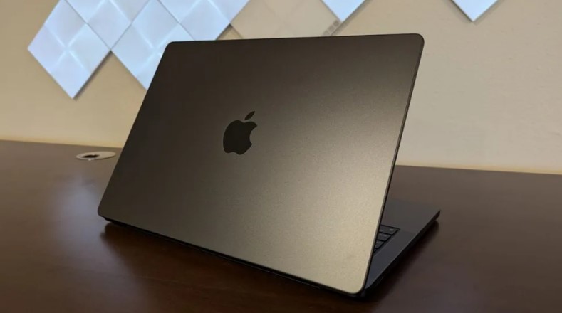 MacBook Pro M4 vs MacBook Air M4