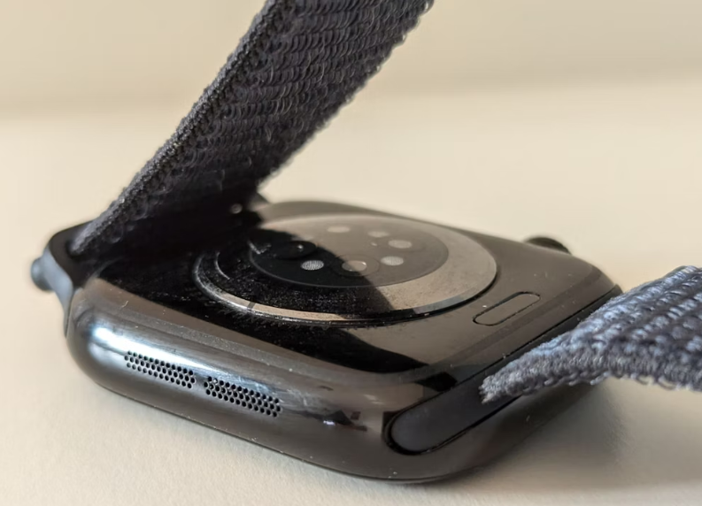 Apple Watch Series 10 vs Watch SE (2a generazione)