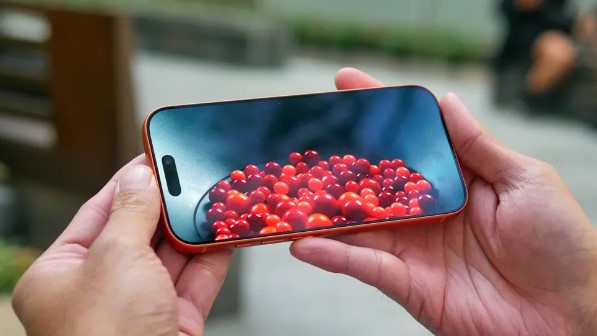 iPhone 17 Pro Max contro Galaxy S25 Ultra