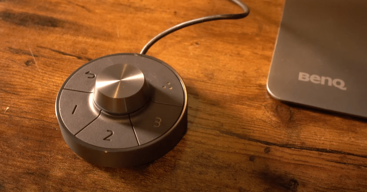 BenQ PD3220U monitor con porta thunderbolt