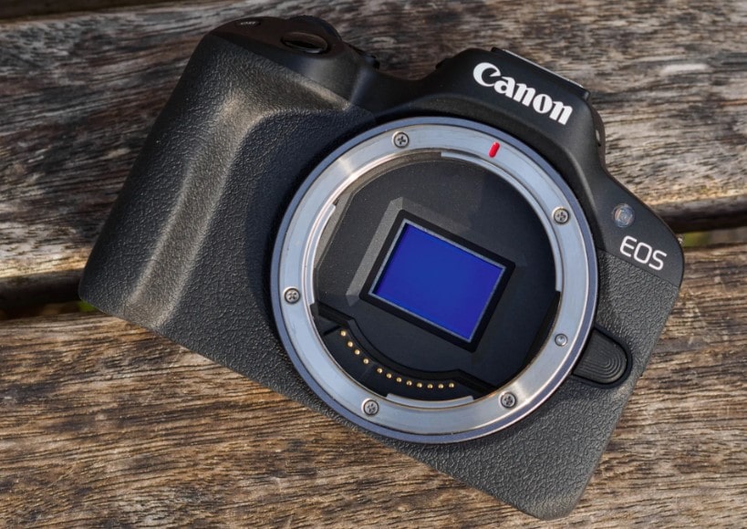 Canon EOS R50 videocamera per vlogging