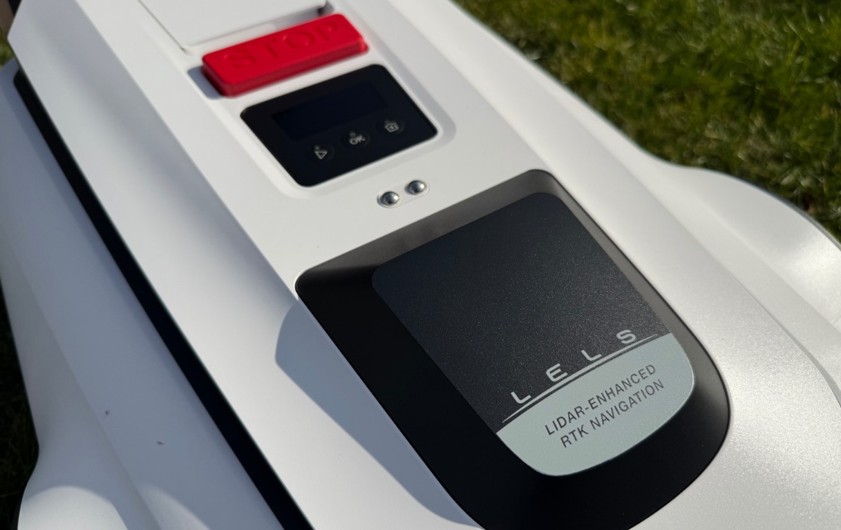 ECOVACS GOAT A2500 robot automatico per la cura del giardino