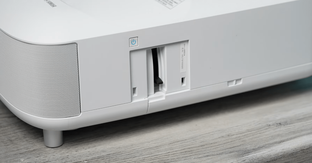 Epson EpiqVision Ultra LS650 proiettore 4k corto