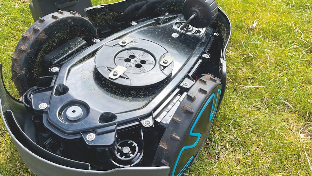 GARDENA SILENO Minimo robot da giardino intelligente senza fili