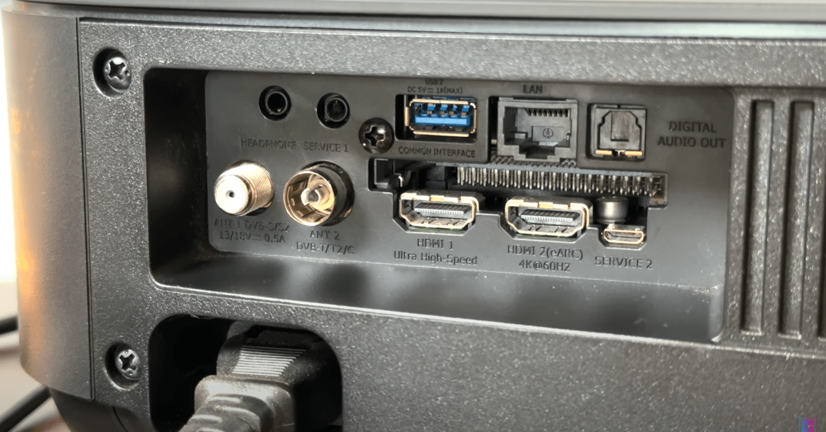 Hisense PL1 videoproiettore ottica corta 4k