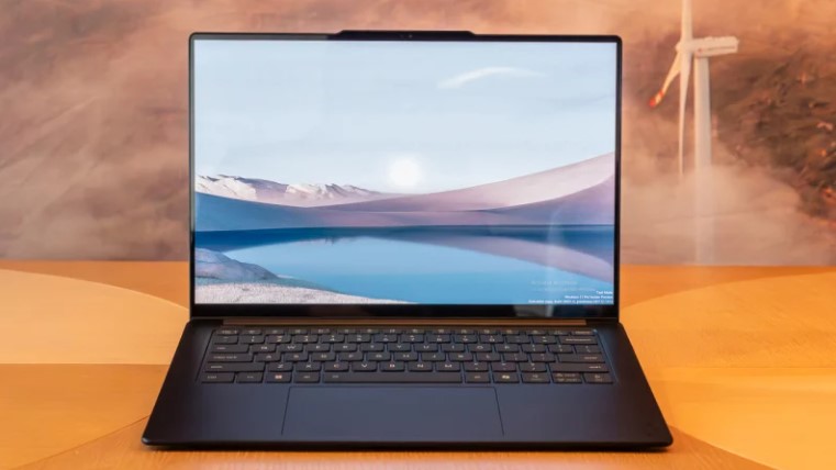 Computer portatile Lenovo Yoga Slim 7x Copilot+ AI