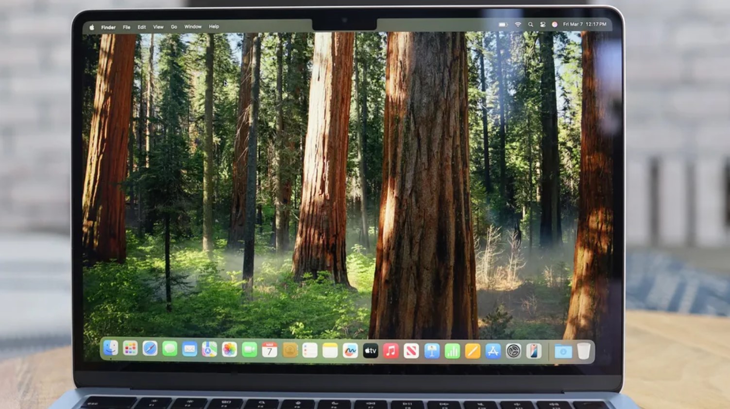 Confronto Slim7i vs MacBook Air M4