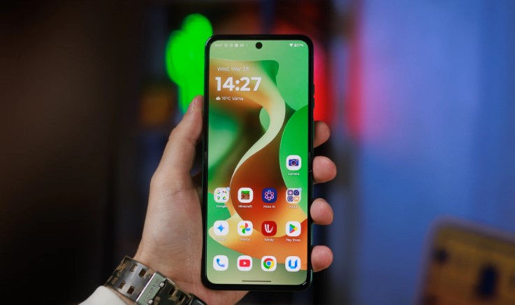 Recensione del telefono pieghevole Motorola Razr 2025