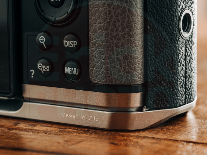 Nikon Z fc macchina fotografica stile analogico