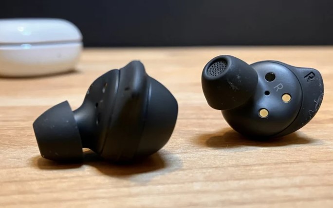 Samsung Galaxy Buds FE auricolari di traduzione potenziati dall'intelligenza artificiale