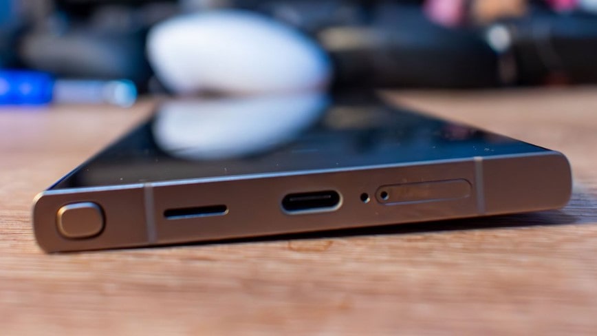 Samsung Galaxy S24 Ultra smartphone batteria infinita