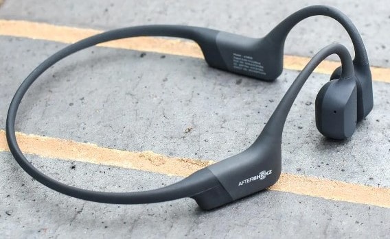 Shokz OpenRun cuffie per bici