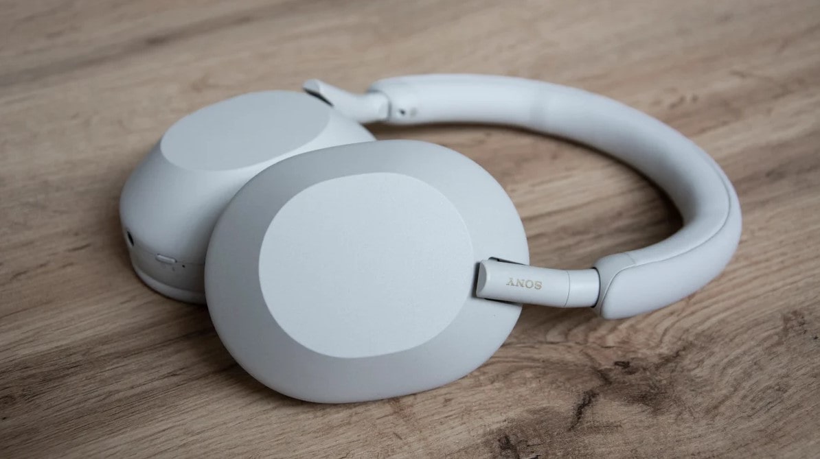 Sony WH-1000XM5 cuffie bassi potenti