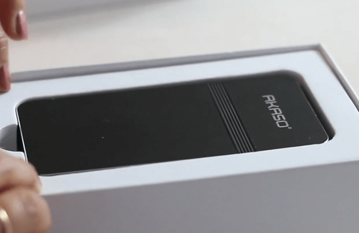 AKASO Mini pico proiettore recensione e test