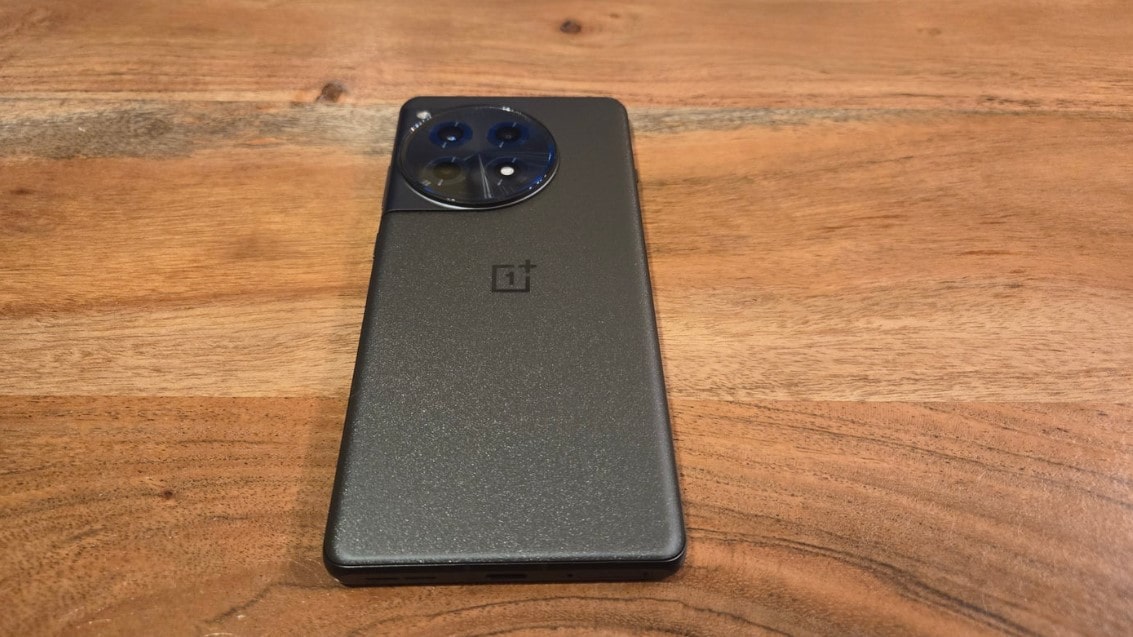 Telefono OnePlus 12R smartphone con migliore batteria