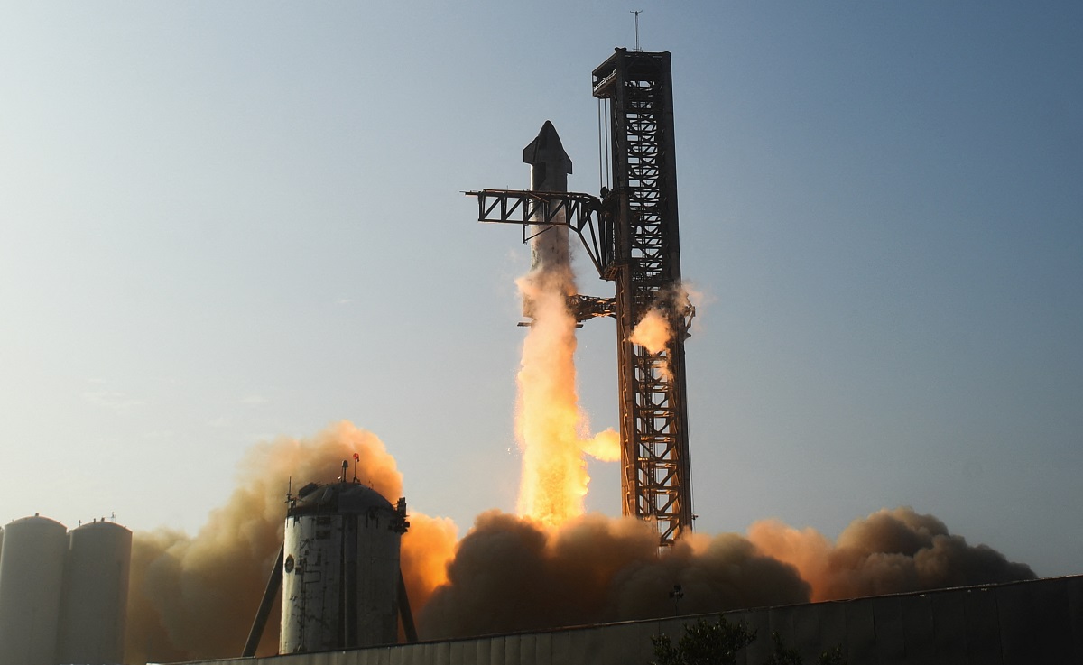 SpaceX ha apportato più di 1.000 modifiche alla Starship e prevede di fare un secondo tentativo di volo orbitale prima della fine dell'estate.