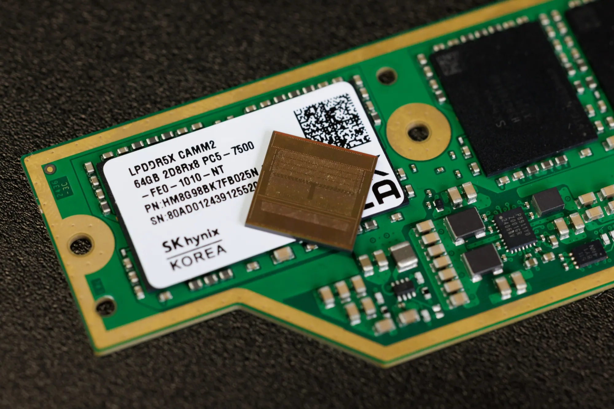 Verso il futuro: caratteristiche innovative della nuova memoria di SK Hynix SK Hynix presenta HBM3E a 12 strati: una nuova era di memoria ad alta velocità