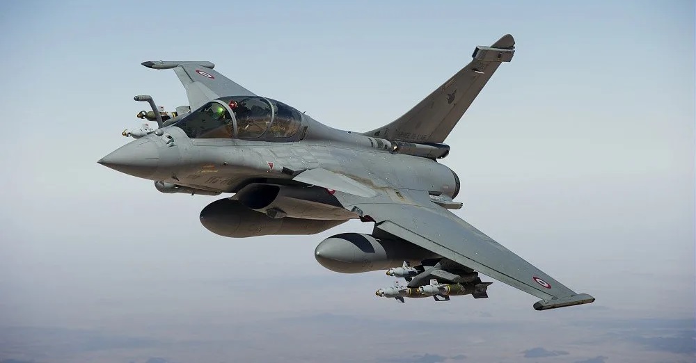 La Francia rafforza la sua posizione in Medio Oriente - L'Arabia Saudita potrebbe acquistare 54 caccia Dassault Rafale di quarta generazione La Francia rafforza la sua posizione in Medio Oriente - L'Arabia Saudita potrebbe acquistare 54 caccia Dassault Rafale di quarta generazione