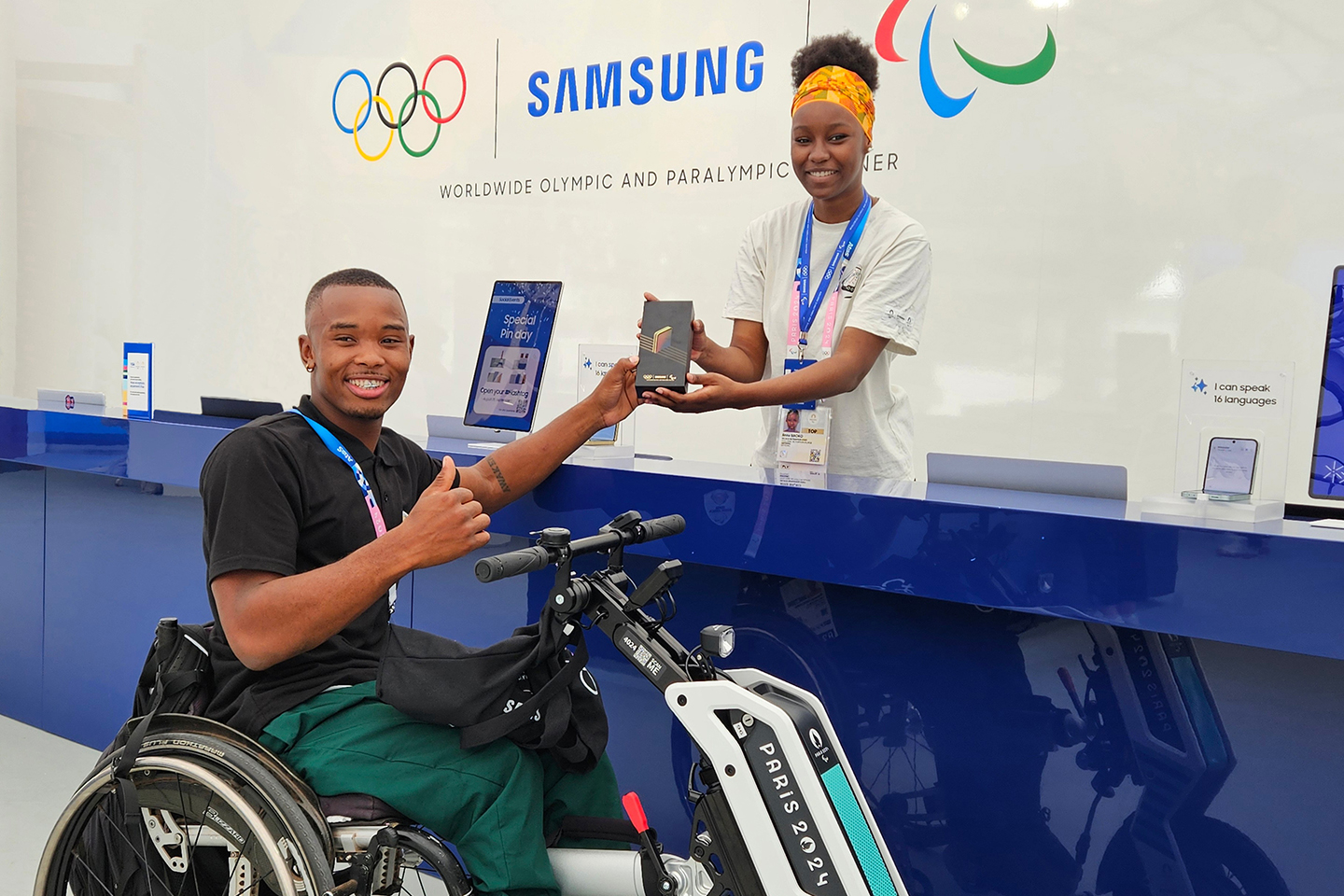 Samsung ha donato 5.000 smartphone Galaxy Z Flip 6 ai partecipanti ai Giochi Paralimpici del 2024 a Parigi Samsung ha donato 5.000 smartphone Galaxy Z Flip 6 ai partecipanti ai Giochi Paralimpici del 2024 a Parigi