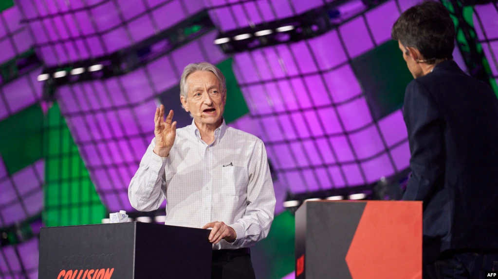 Il padrino dell'intelligenza artificiale Jeffrey Hinton invita a prevenire la rivolta delle macchine Il padrino dell'intelligenza artificiale Jeffrey Hinton invita a prevenire la rivolta delle macchine