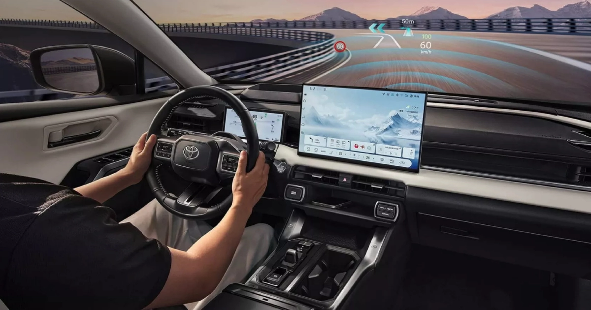 Panoramica degli interni del GAC-Toyota RAV4 Wildlander: Tecnologia e comfort