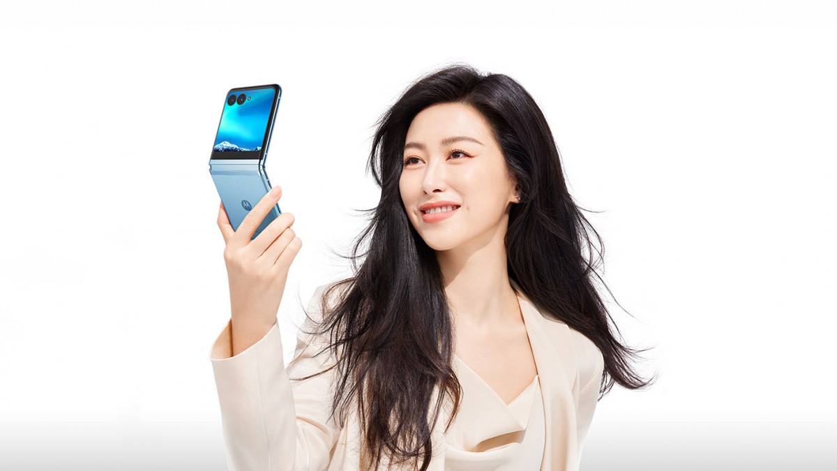 Motorola Razr 40 Ultra - Snapdragon 8+ Gen 1, due display AMOLED da 165 Hz e altoparlanti stereo a partire da 800 dollari Motorola Razr 40 Ultra - Snapdragon 8+ Gen 1, due display AMOLED da 165 Hz e altoparlanti stereo a partire da 800 dollari