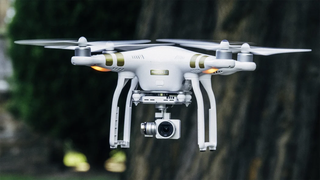 DJI interromperà il supporto per due quadricotteri Phantom questo autunno DJI interromperà il supporto per due quadricotteri Phantom questo autunno