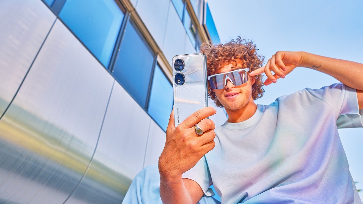 Honor 90 con Snapdragon 7 Gen 1 e fotocamera da 200MP debutta in Europa con prezzi a partire da 550€. Honor 90 con Snapdragon 7 Gen 1 e fotocamera da 200MP debutta in Europa con prezzi a partire da 550€.