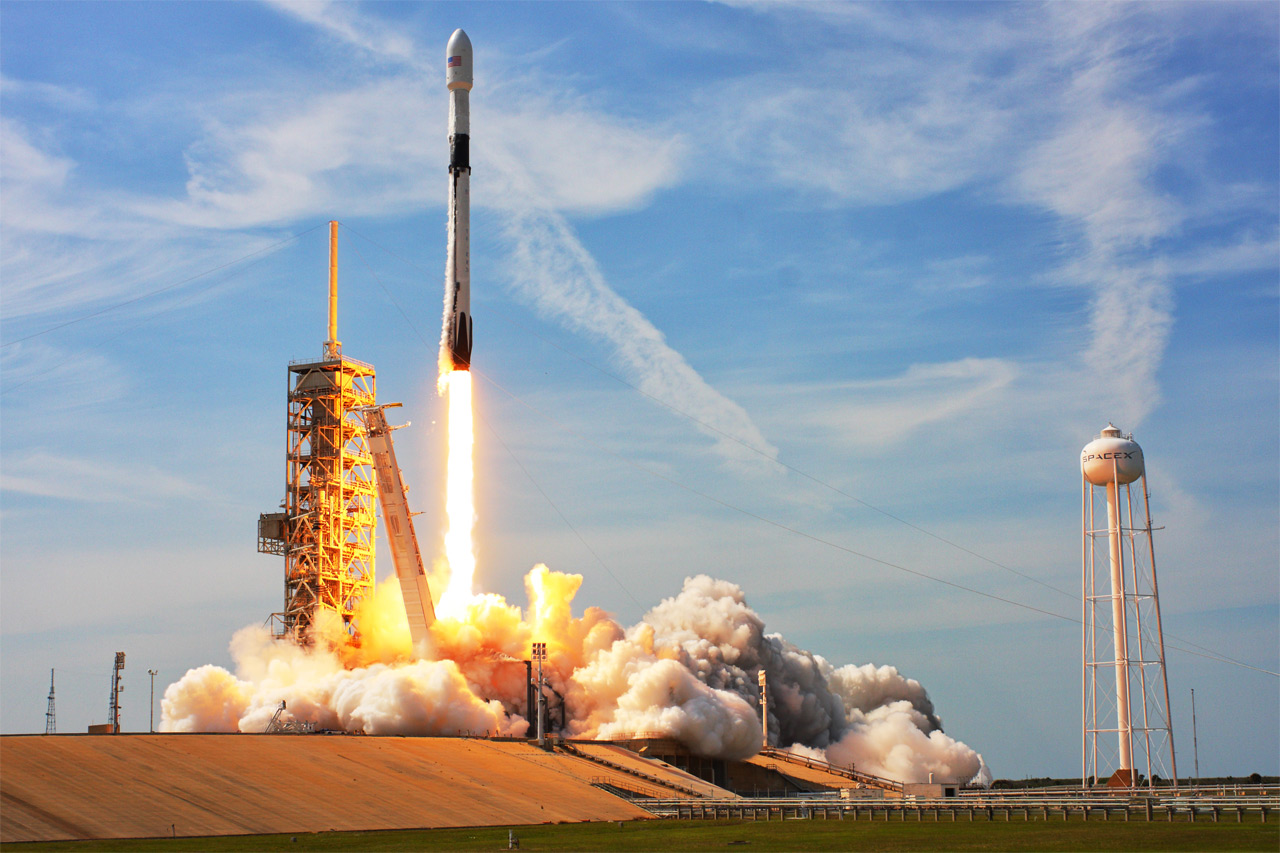 SpaceX annulla il lancio del satellite Starlink 16 secondi prima del decollo per il rischio di perdere il primo stadio del razzo Falcon 9 SpaceX annulla il lancio del satellite Starlink 16 secondi prima del decollo per il rischio di perdere il primo stadio del razzo Falcon 9