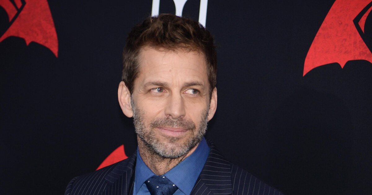 Zack Snyder ha rivelato di essere un fedele fan di Fortnite e di immergersi regolarmente nel mondo del videogioco nei panni di un personaggio di "Rick and Morty". Zack Snyder ha rivelato di essere un fedele fan di Fortnite e di immergersi regolarmente nel mondo del videogioco nei panni di un personaggio di "Rick and Morty".