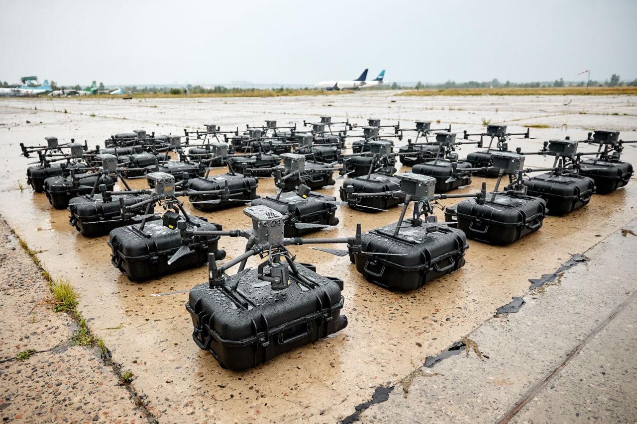 L'intelligence ucraina riceverà 78 droni DJI Matrice 300 RTK per un valore di ₴ 56 160.000 – 30 droni già in Ucraina L'intelligence ucraina riceverà 78 droni DJI Matrice 300 RTK per un valore di ₴ 56 160.000 – 30 droni già in Ucraina