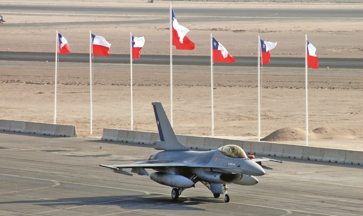 Lockheed Martin aggiornerà tutti i caccia F-16 Fighting Falcon cileni allo standard M6.6 per 177 milioni di dollari. Lockheed Martin aggiornerà tutti i caccia F-16 Fighting Falcon cileni allo standard M6.6 per 177 milioni di dollari.