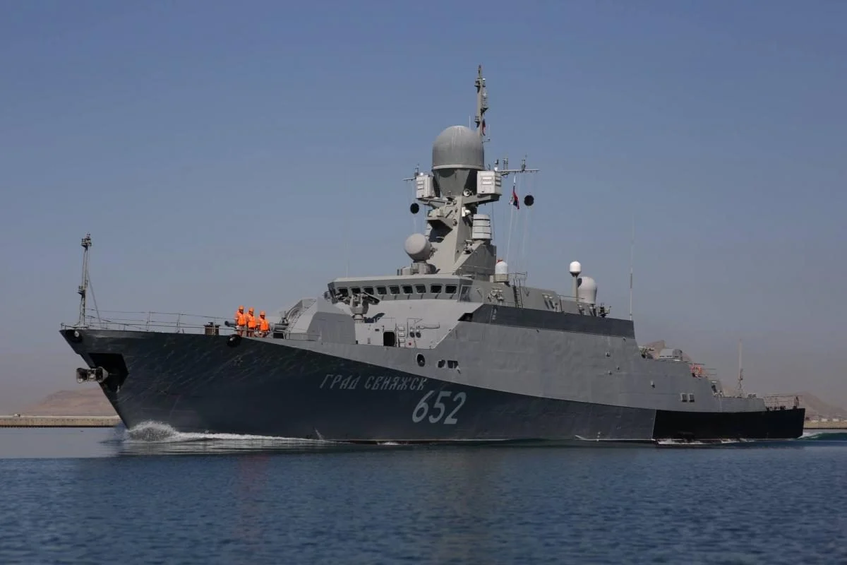 Il DIU colpisce la nave porta missili Kalibriv con un attacco combinato di droni Il DIU colpisce la nave porta missili Kalibriv con un attacco combinato di droni