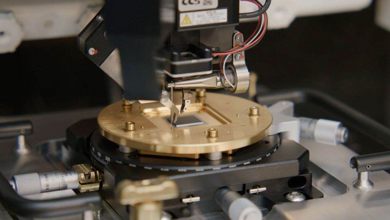 Miracoli quantistici: Una nuova fase dell'architettura dei microchip Il chip quantistico del futuro: Una svolta nella tecnologia informatica