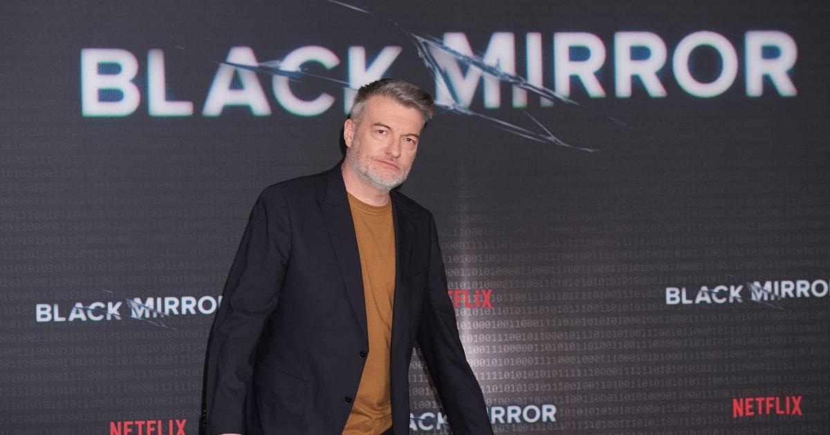 L'autore di "Black Mirror" Charlie Brooker ha iniziato a lavorare a una nuova serie su un serial killer britannico L'autore di "Black Mirror" Charlie Brooker ha iniziato a lavorare a una nuova serie su un serial killer britannico